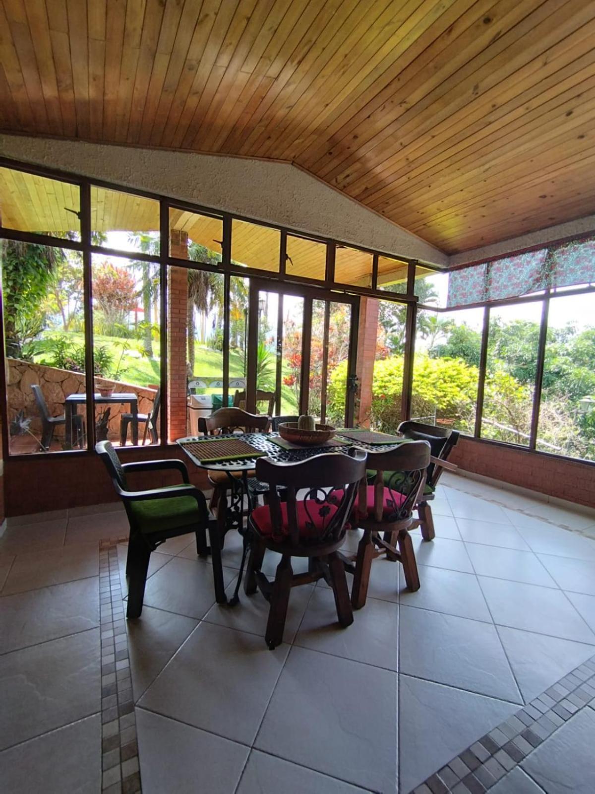 El Paraiso Chalet La Mesa (Tequendama)